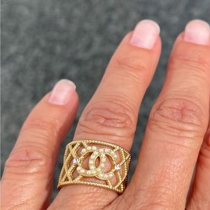CC  logo ring